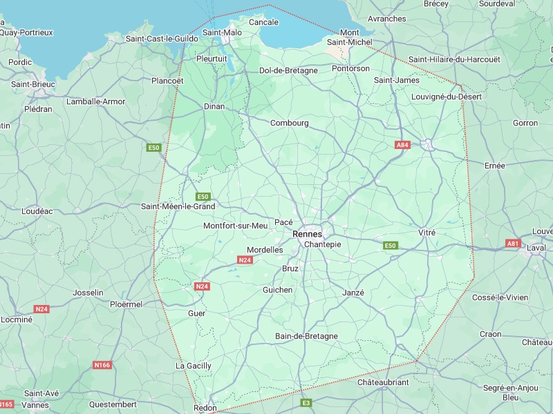 Carte Périmètre Rennes : Villes Clés et Axes Routiers Carte régionale centrée sur Rennes, délimitée par un polygone rouge, montrant des villes comme Saint-Malo, Dinan, Vitré, Redon, Josselin et Lamballe-Armor, avec des routes E50, A84 et A81.